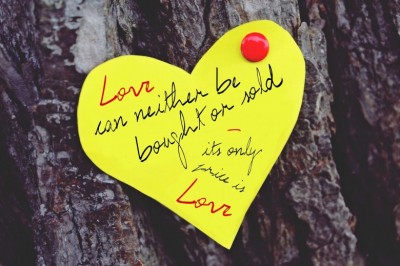 10 Cute Love Quotes that Make You Smile