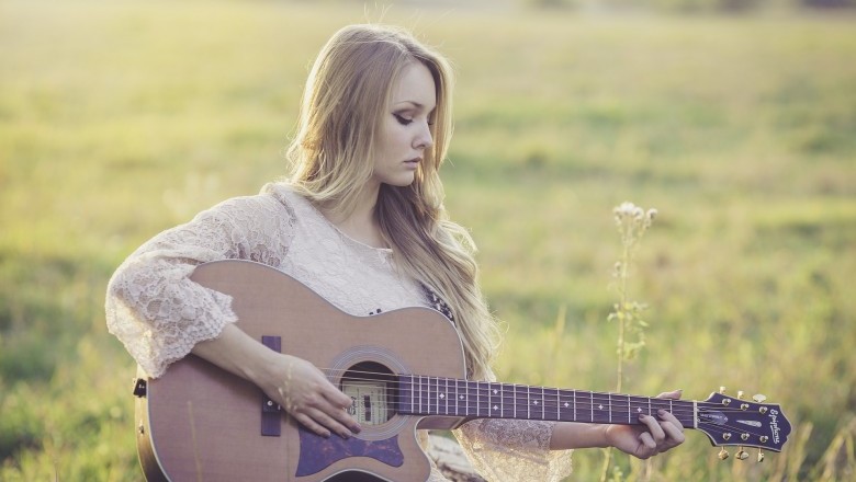 Learn to Play Guitar - Pinch Harmonics and Making Your Guitar Scream