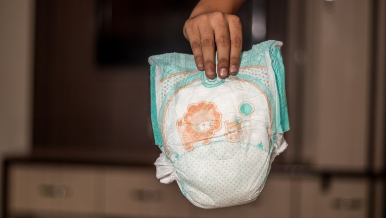 Should Parents Require Older Children,Adolescents,and Teenagers to Wear Diapers to Bed?