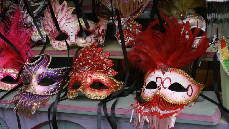 Tips on how to Host a Modern Day Masquerade Party