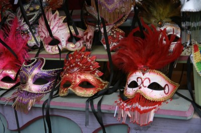 Tips on how to Host a Modern Day Masquerade Party