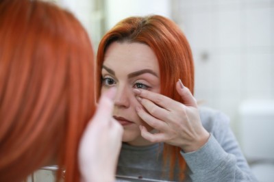 Contact Lenses and Healthy Eyes - 12 Rules Every Contact Lens Wearer Should Follow