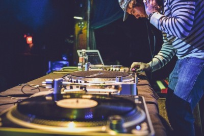 How to Become a Mobile DJ
