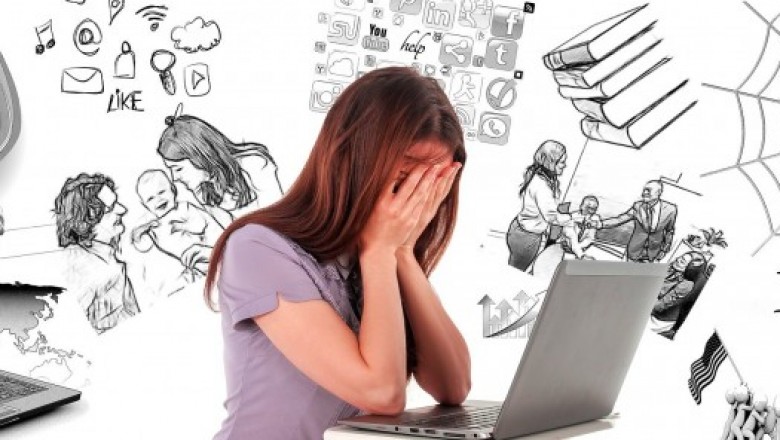 7 Signs That Your Ex Boyfriend Still Has Feelings For You