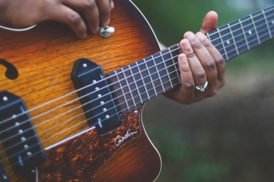 Acoustic Guitar Slap Technique